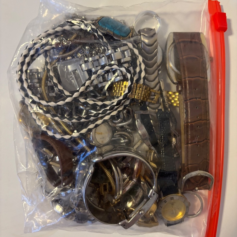 Lot Bundle Bag of Mystery Jewelry 2 Pounds Vintage Designer Assorted Quality - Picture 3 of 9